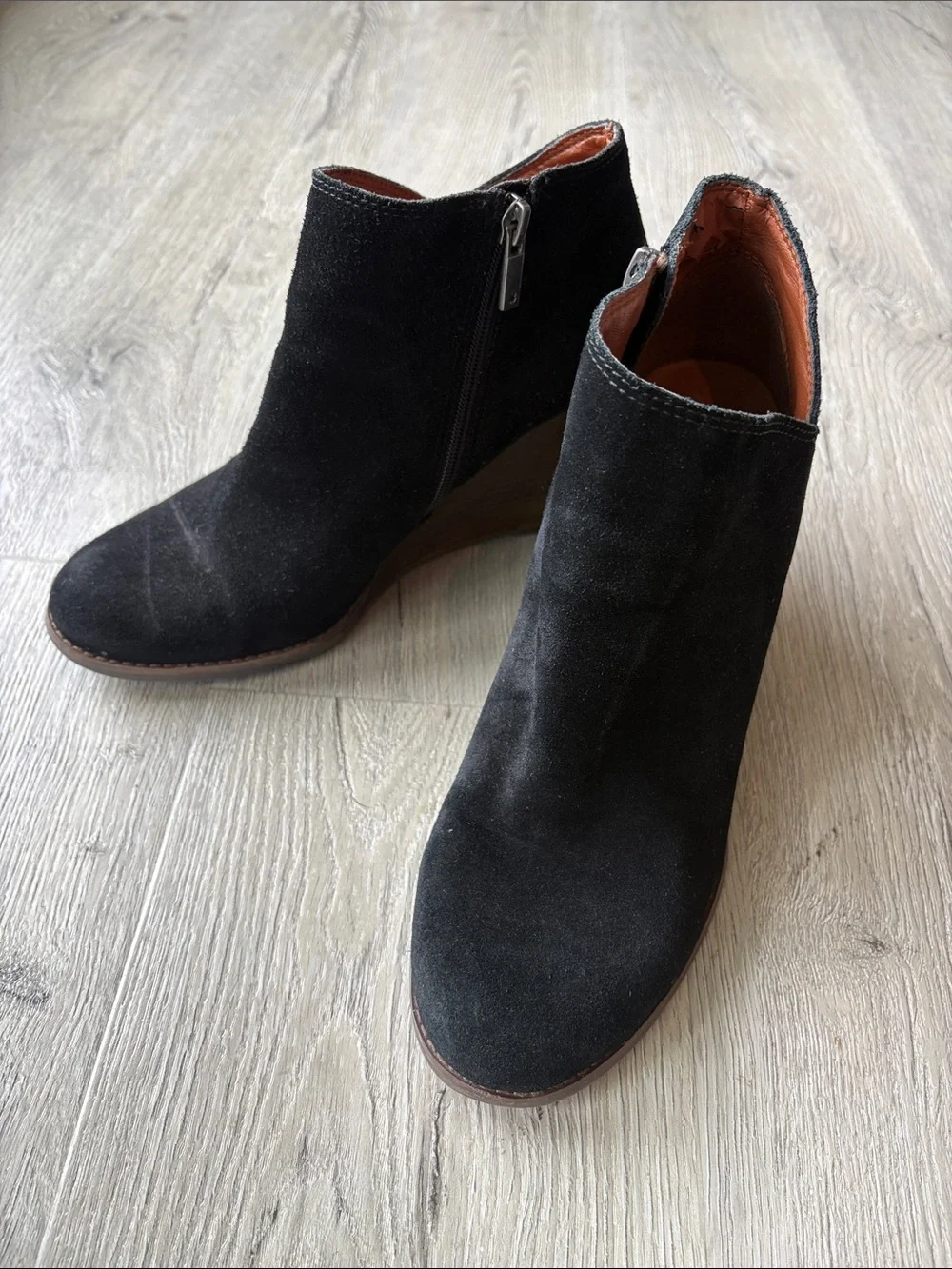 🍀 Lucky Brand Yakeena Suede Ankle Boots. Size 10
